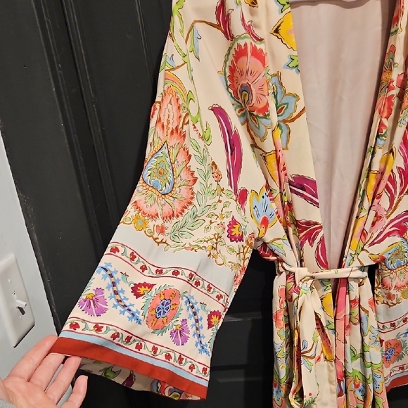 Zara Multicolor Floral Robe - Picture 3 of 8
